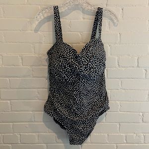 Women’s 2xl (18/20) Catalina one piece swimsuit